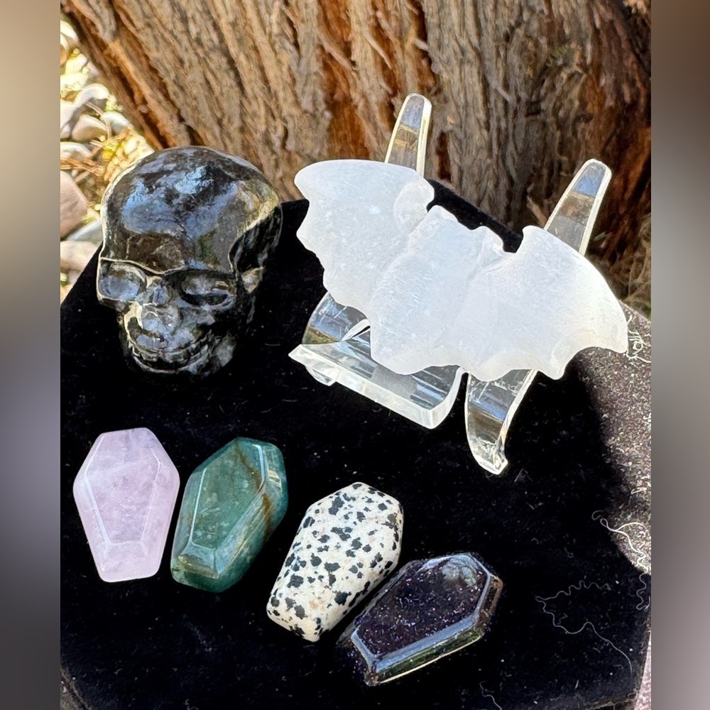 Selenite Bat Crystal, Larvakite Skull. Coffins. Halloween Bundle. - Picture 2 of 5